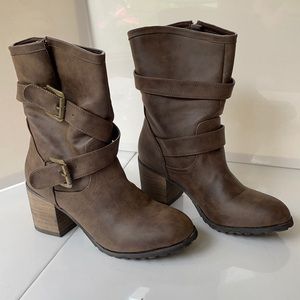 Brown mid calf double buckle boots w/stacked heel